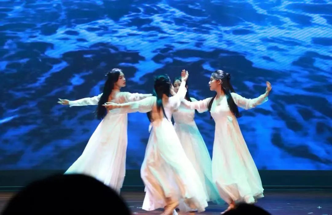 904efdbc0799407789a9fc12791a92e7.jpg 904efdbc0799407789a9fc12791a92e7.jpg